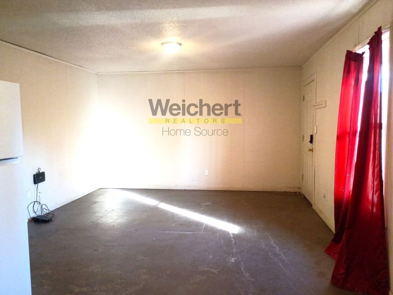 917 E Lake St - Photo 2 of 7
