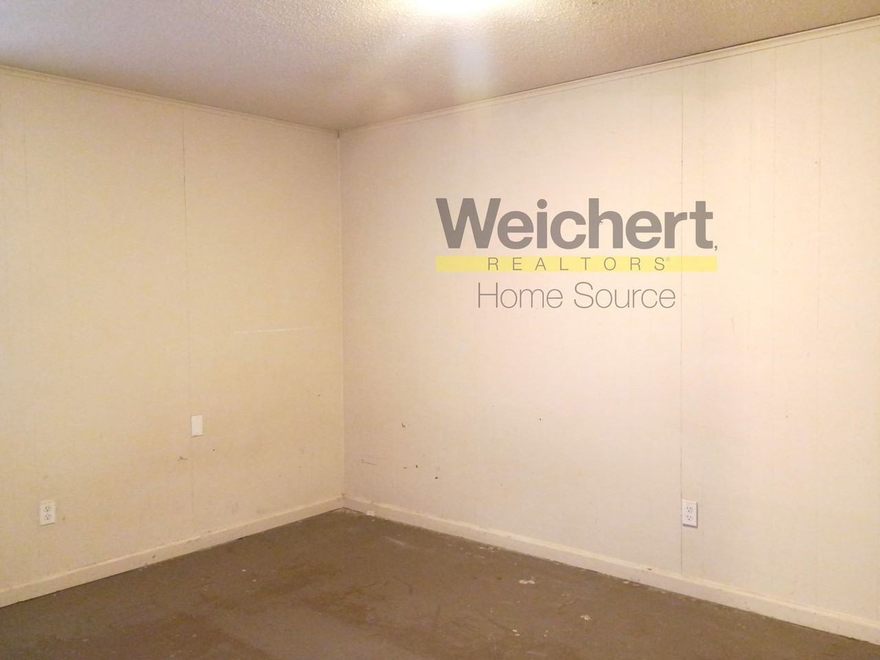 917 E Lake St - Photo 7 of 7