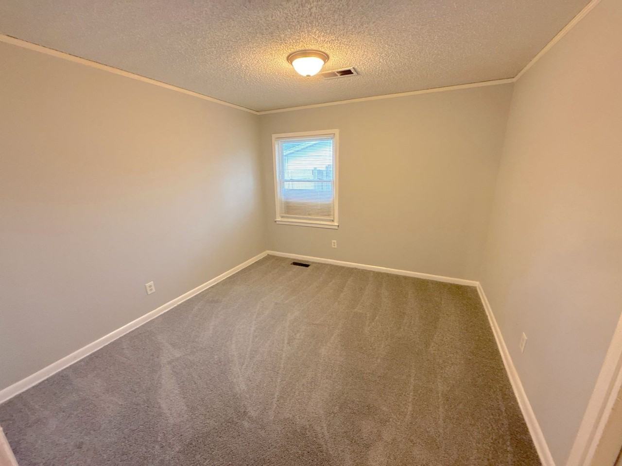 1497 Maxine St - Photo 4 of 14