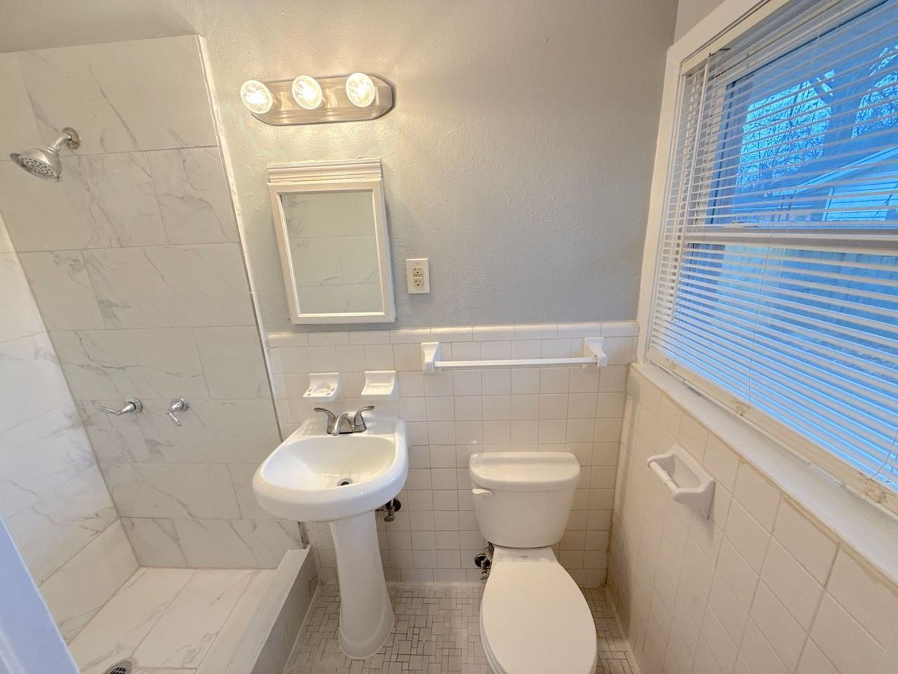 1497 Maxine St - Photo 7 of 14