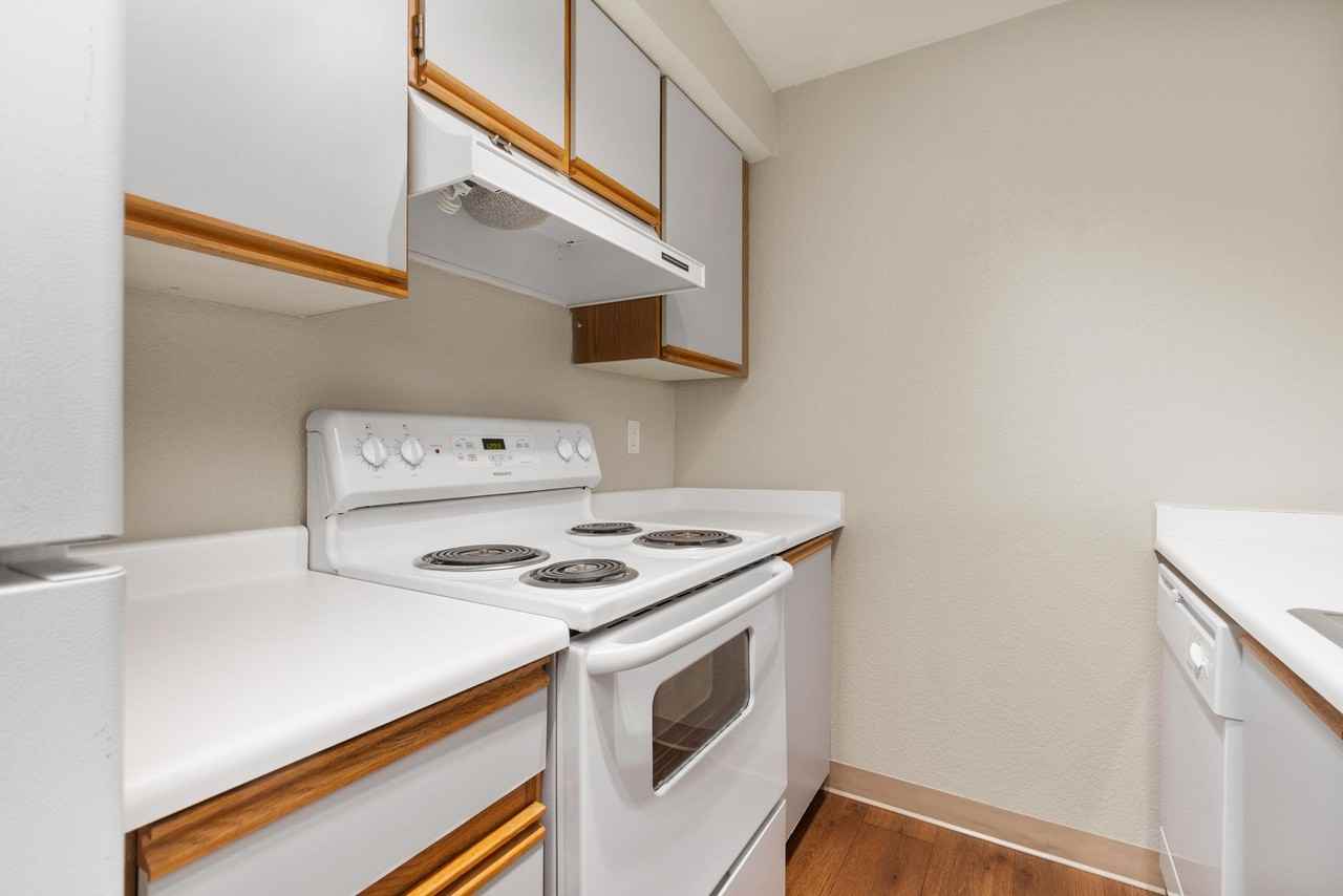 Edge - Photo 2 of 14