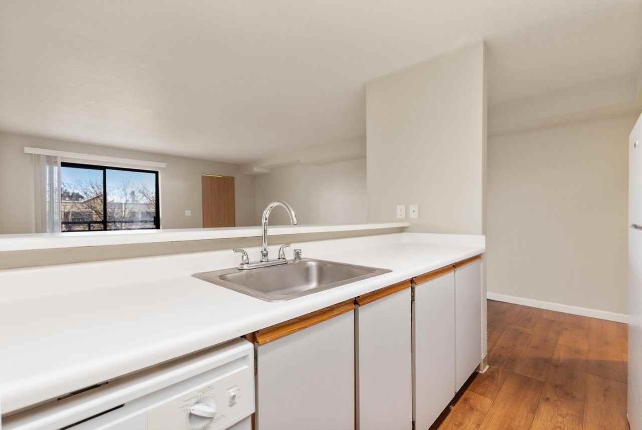 Edge - Photo 5 of 14