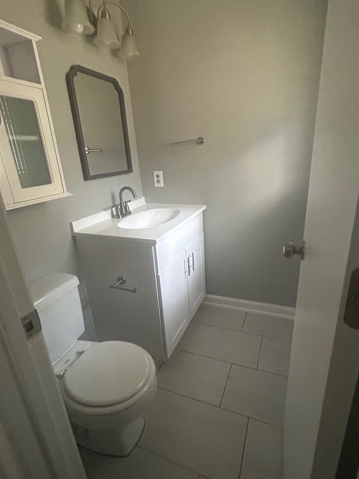 3005 Sawyer St #1 - Photo 6 of 7