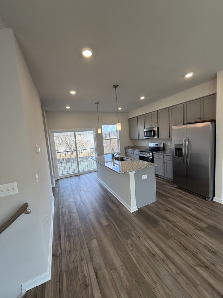 125 Kinkade Ct #1 - Photo 4 of 18