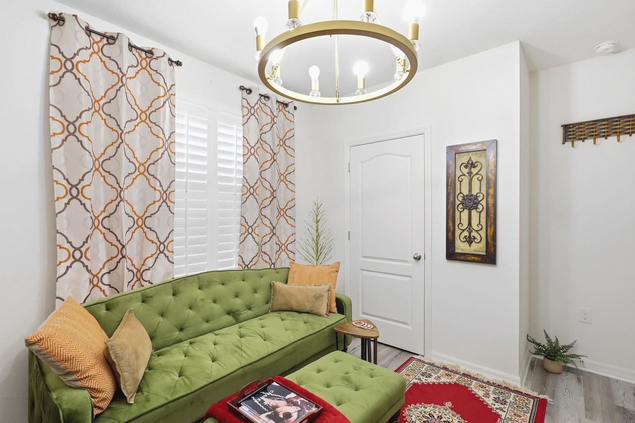 525 Stowers Dr #1 - Photo 5 of 40