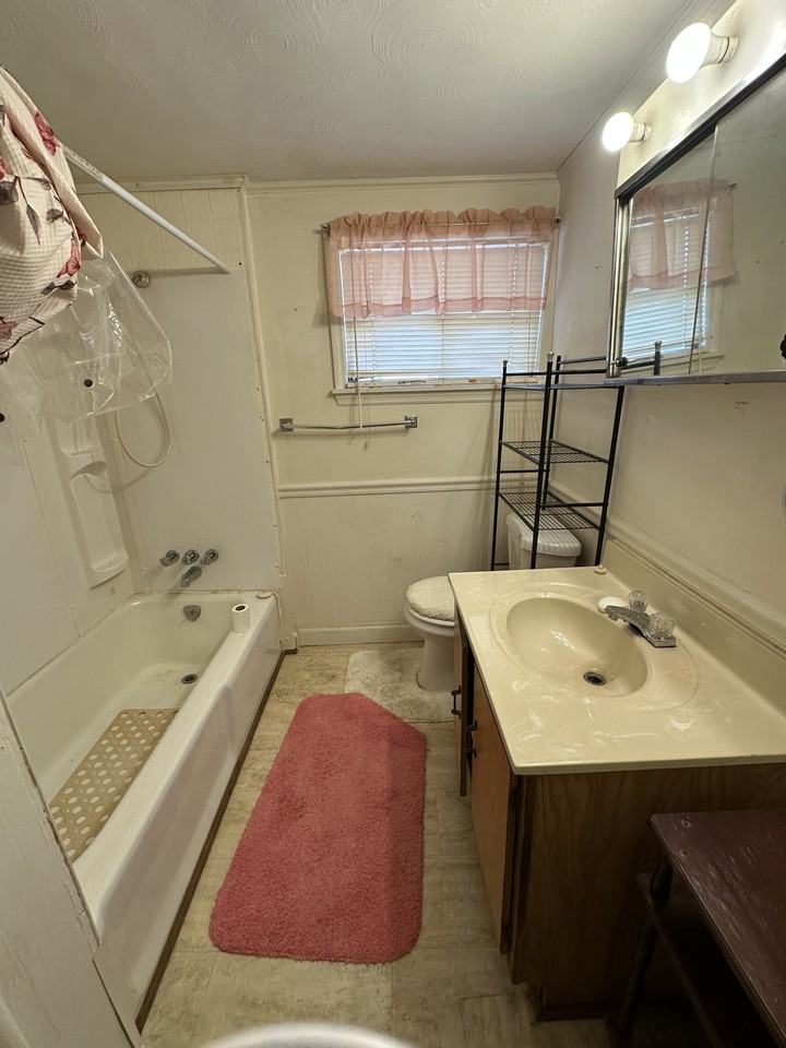 7992 Reynolda Rd #1 - Photo 4 of 7