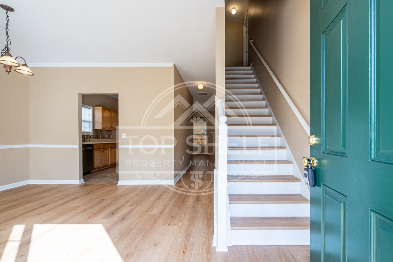 32 Brookvalley Ct W #1 - Photo 4 of 30