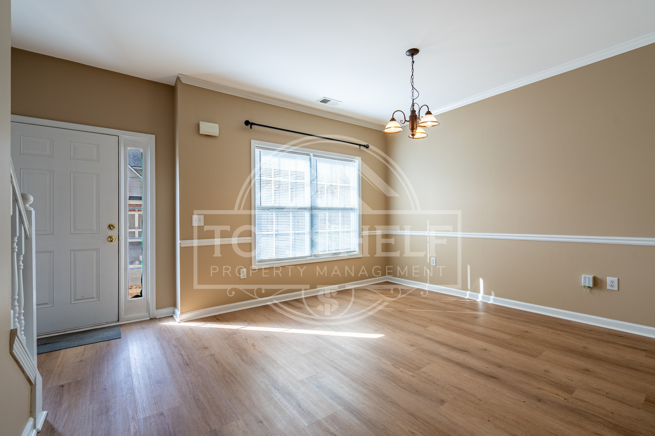 32 Brookvalley Ct W #1 - Photo 5 of 30