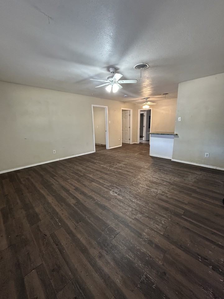 3305 E Cornell St #1 - Photo 2 of 10