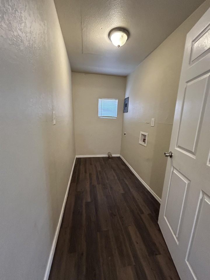 3305 E Cornell St #1 - Photo 7 of 10