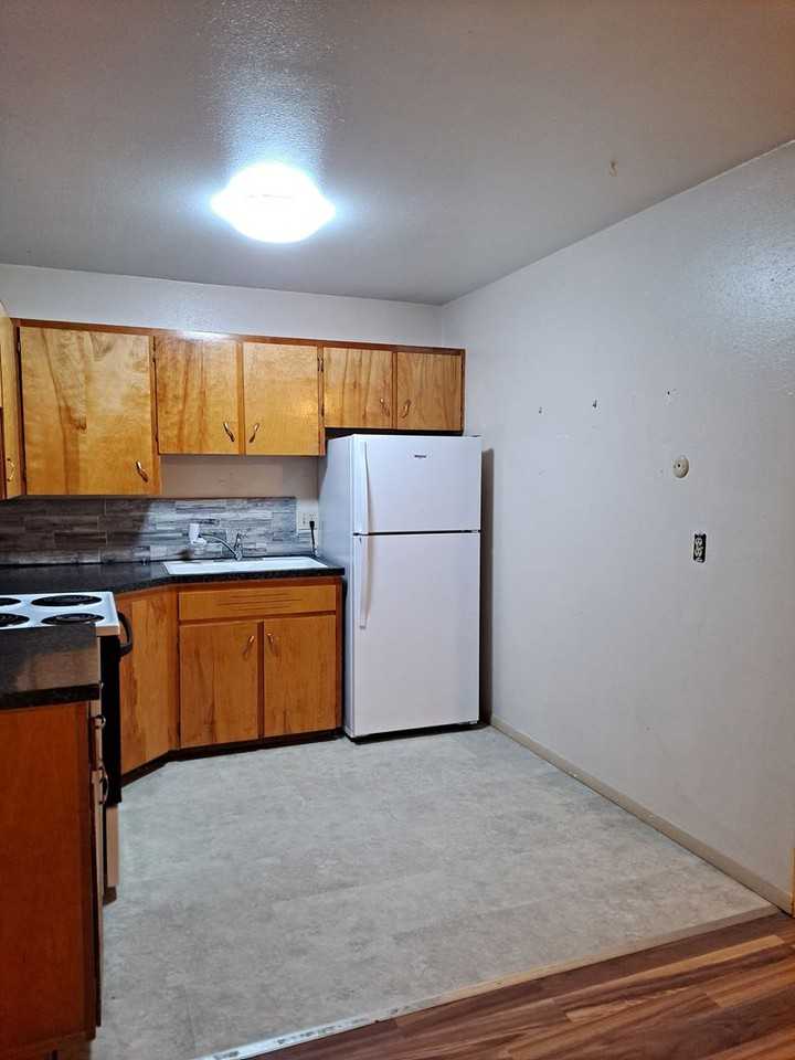 926 Knudsen 1640-1650 Moore Ave - Photo 3 of 16