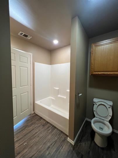 2815 E 2nd St #2 - Photo 5 of 8