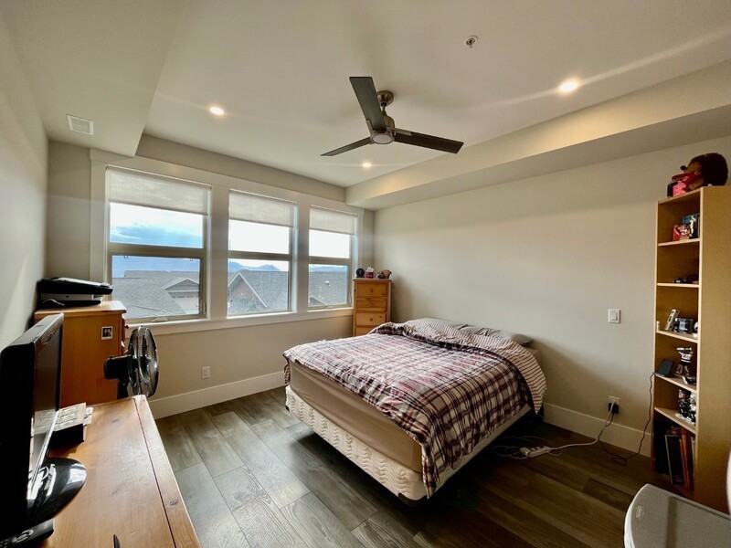 4000 230-4000 Redstone Crescent - 1 #1 - Photo 5 of 18