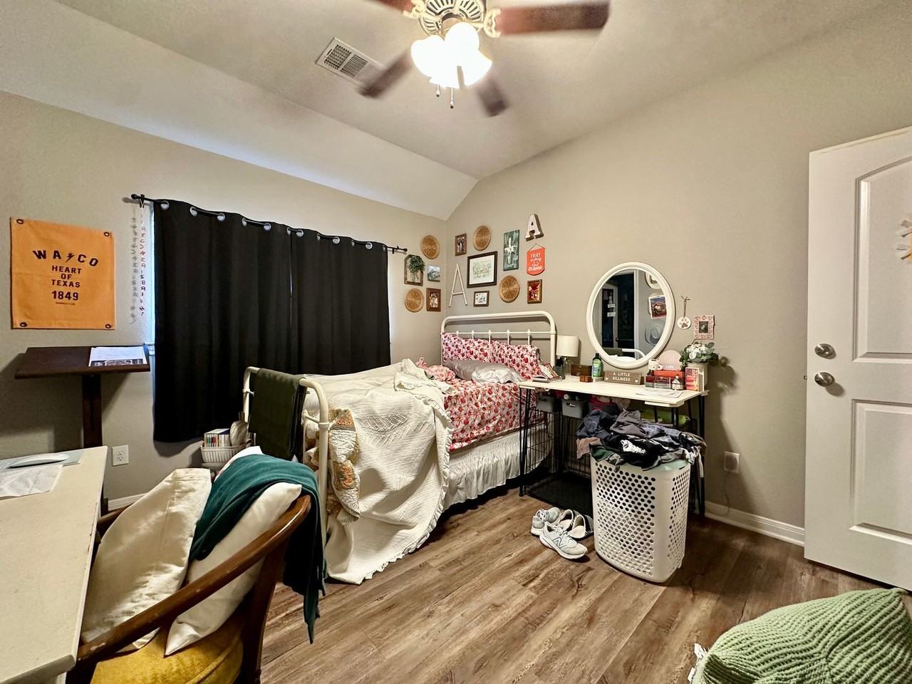 216 Church Ave - Photo 6 of 12