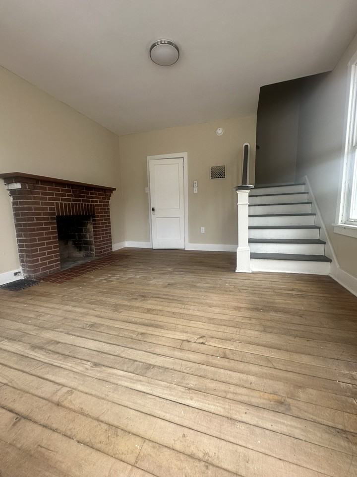 53 E Main St #53 - Photo 4 of 8