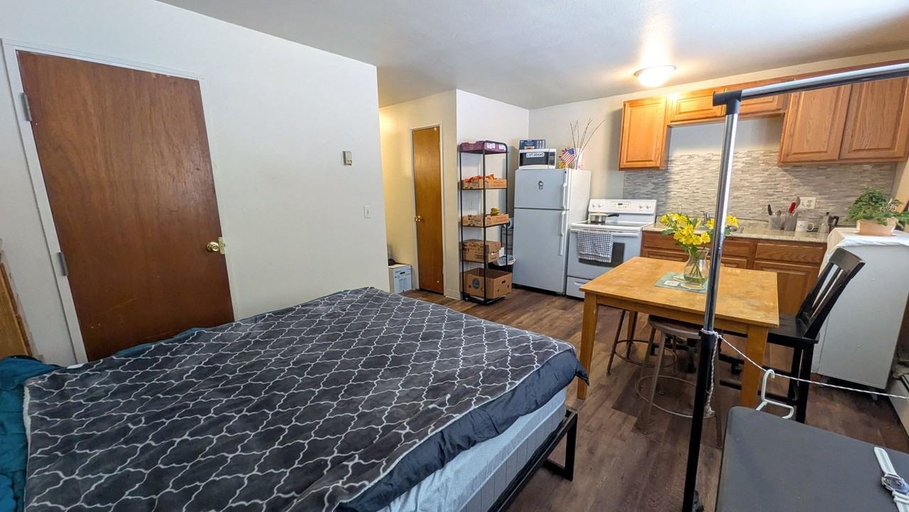 1108 8th Street SE - Photo 4 of 19