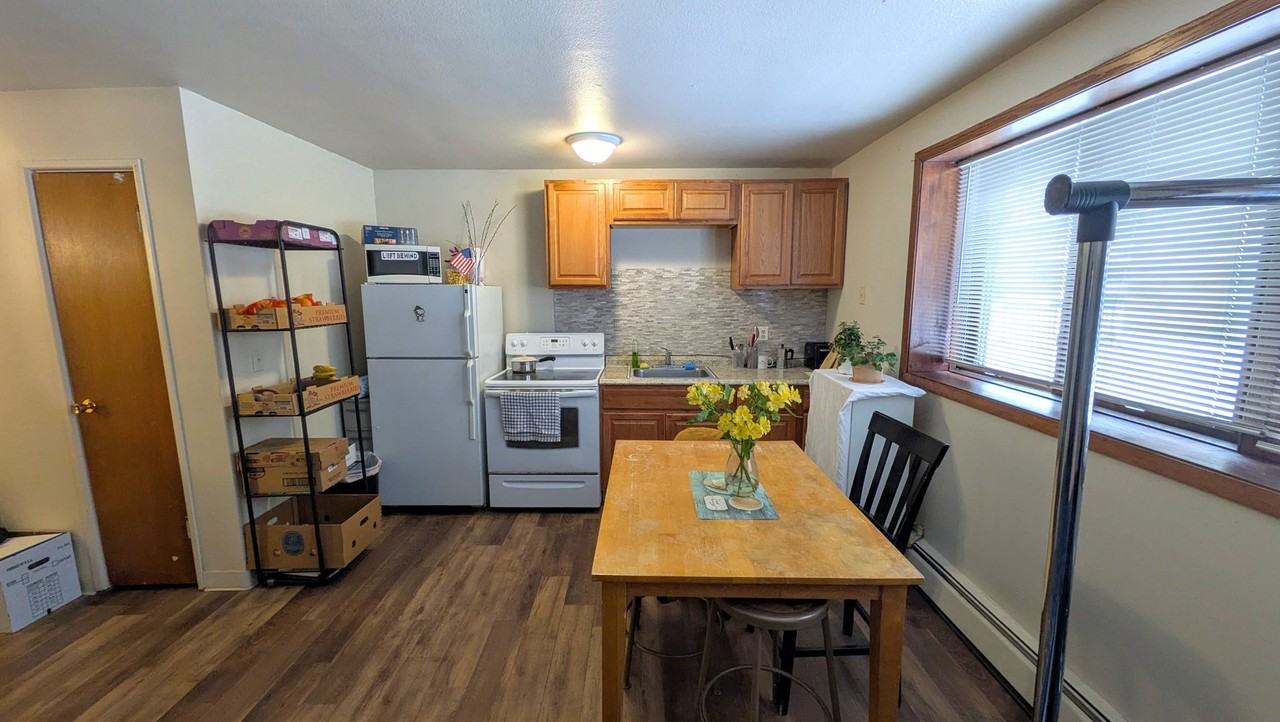 1108 8th Street SE - Photo 5 of 19