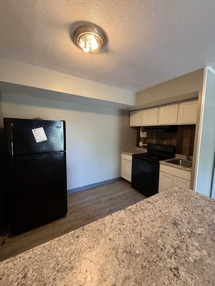 401 Smith StreetD9 #D9 - Photo 4 of 10