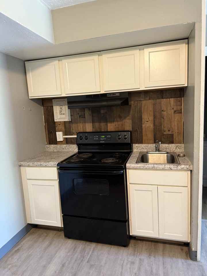 401 Smith StreetD9 #D9 - Photo 5 of 10