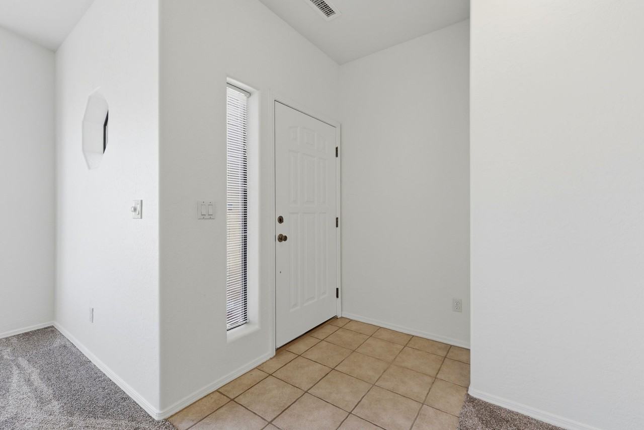 2847 Ithaca Dr #1 - Photo 3 of 23