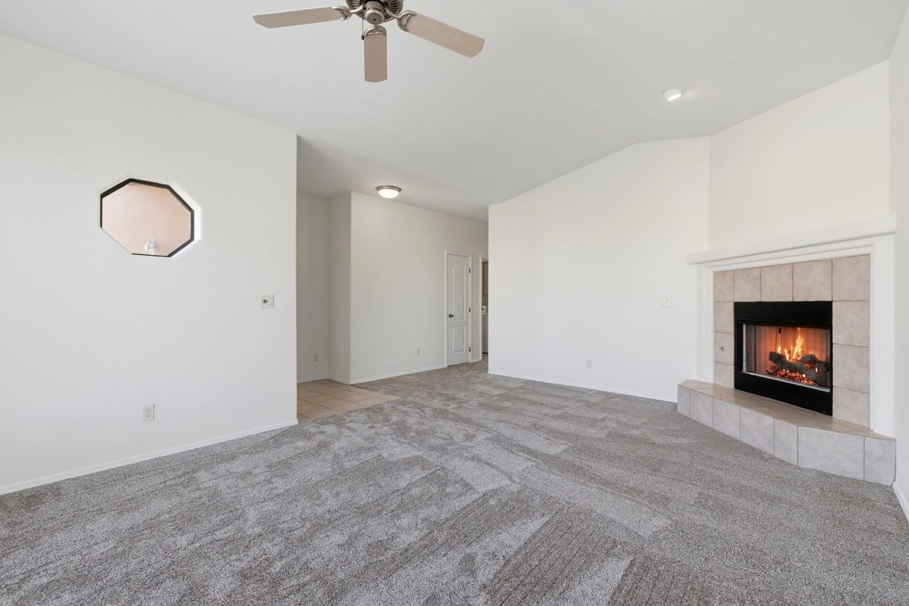 2847 Ithaca Dr #1 - Photo 5 of 23