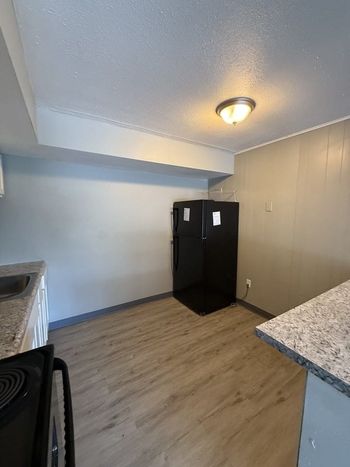 401 Smith StreetD11 #D11 - Photo 4 of 8