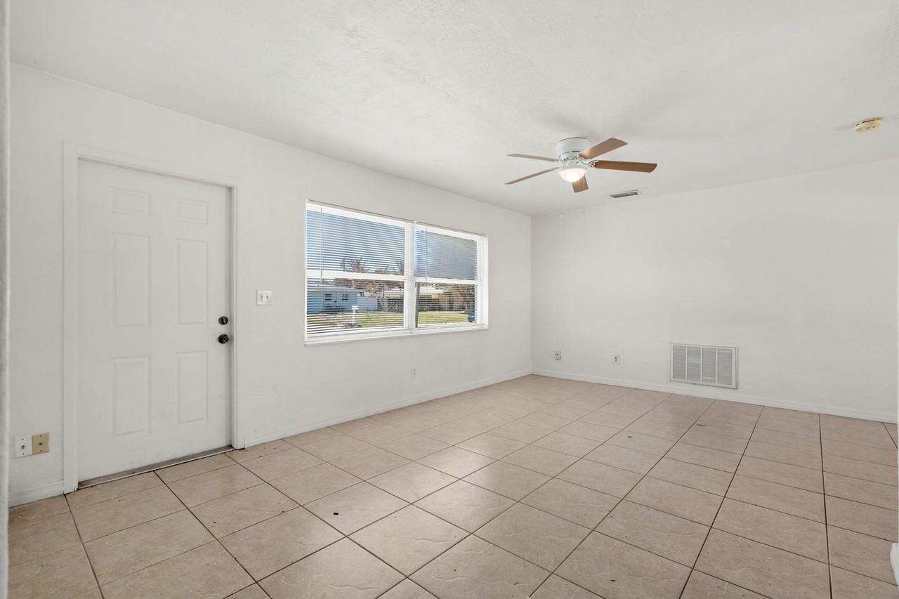 480 Falmouth Ave #1 - Photo 4 of 21