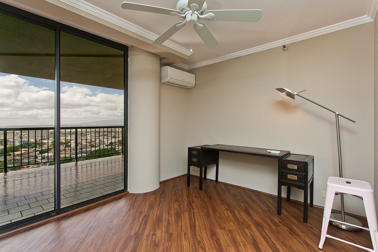 2101 Nuuanu Ave - Photo 6 of 18