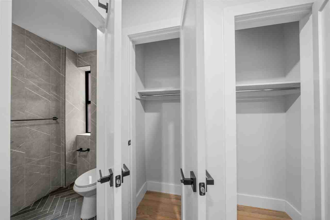 558 E191 BH LLC - Photo 4 of 37