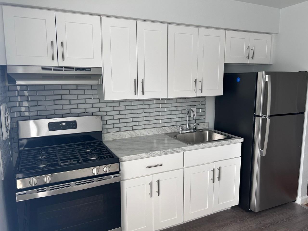 324 Franklin Pl - Photo 3 of 16