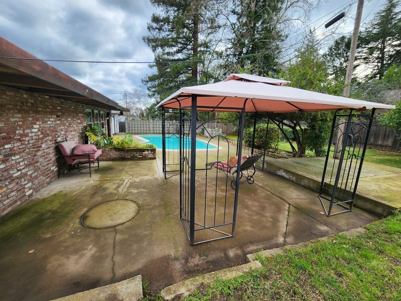 610 George Ln - Photo 2 of 26