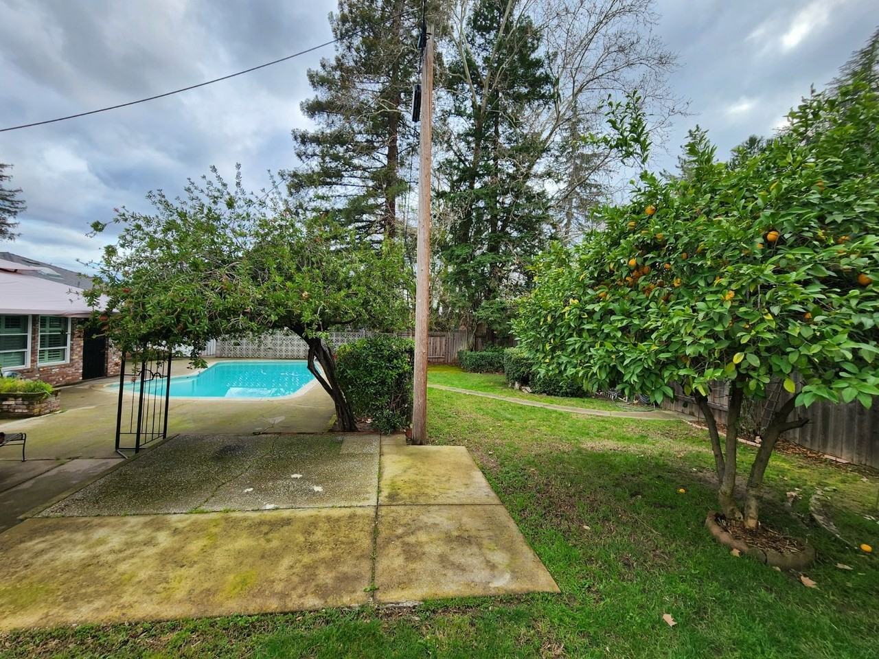 610 George Ln - Photo 3 of 26