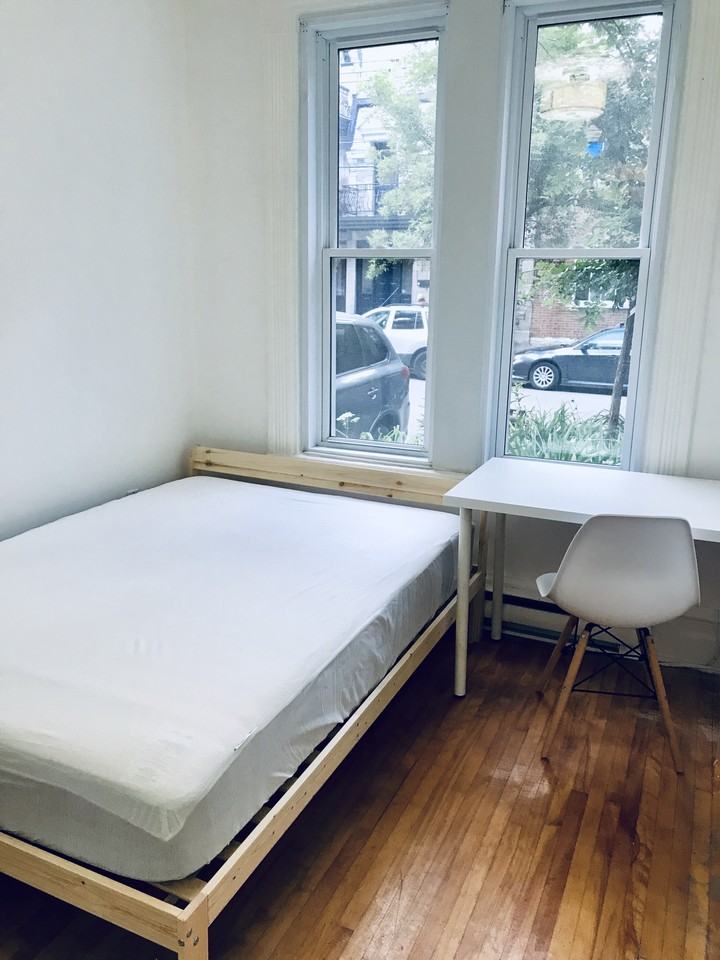 4080 Rue De Bullion - Photo 3 of 10