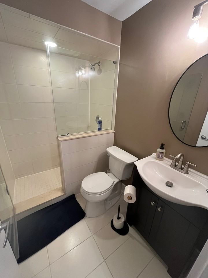 2123 Christian Street - 1Unit 1 #1 - Photo 3 of 6