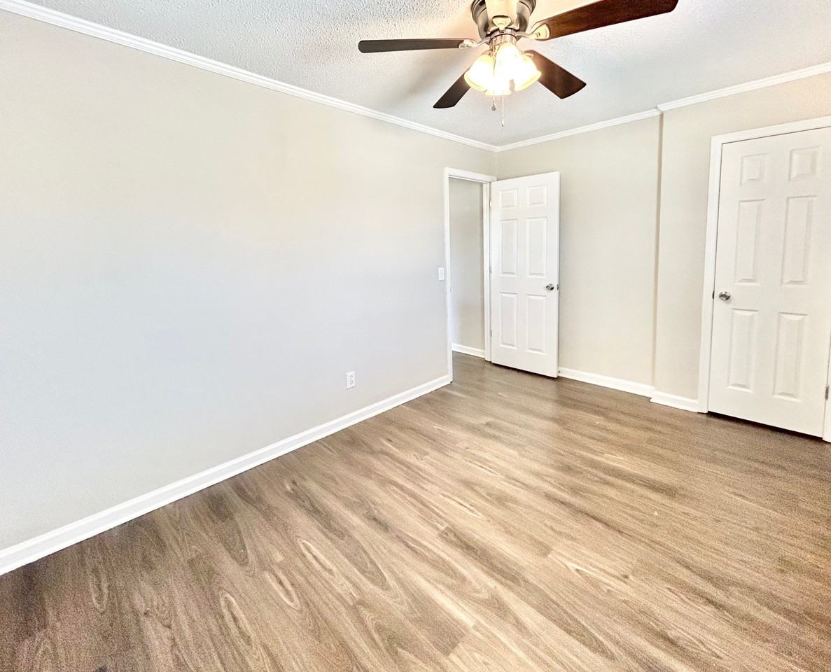 111 Calvin Ct #A - Photo 5 of 8