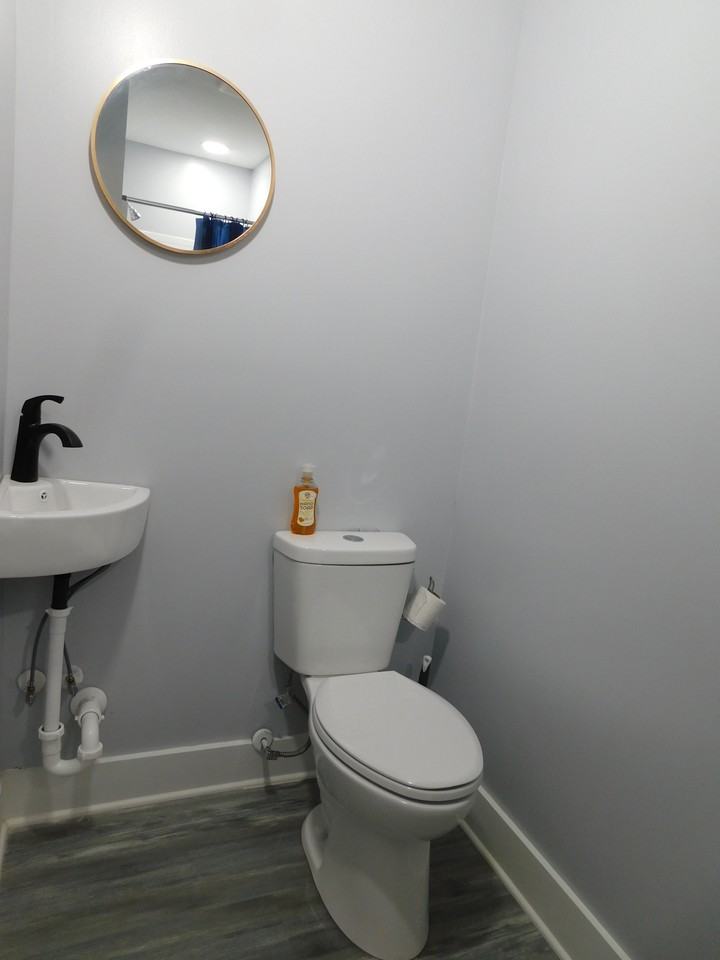 Thriftwood Dr #4 - Photo 4 of 12