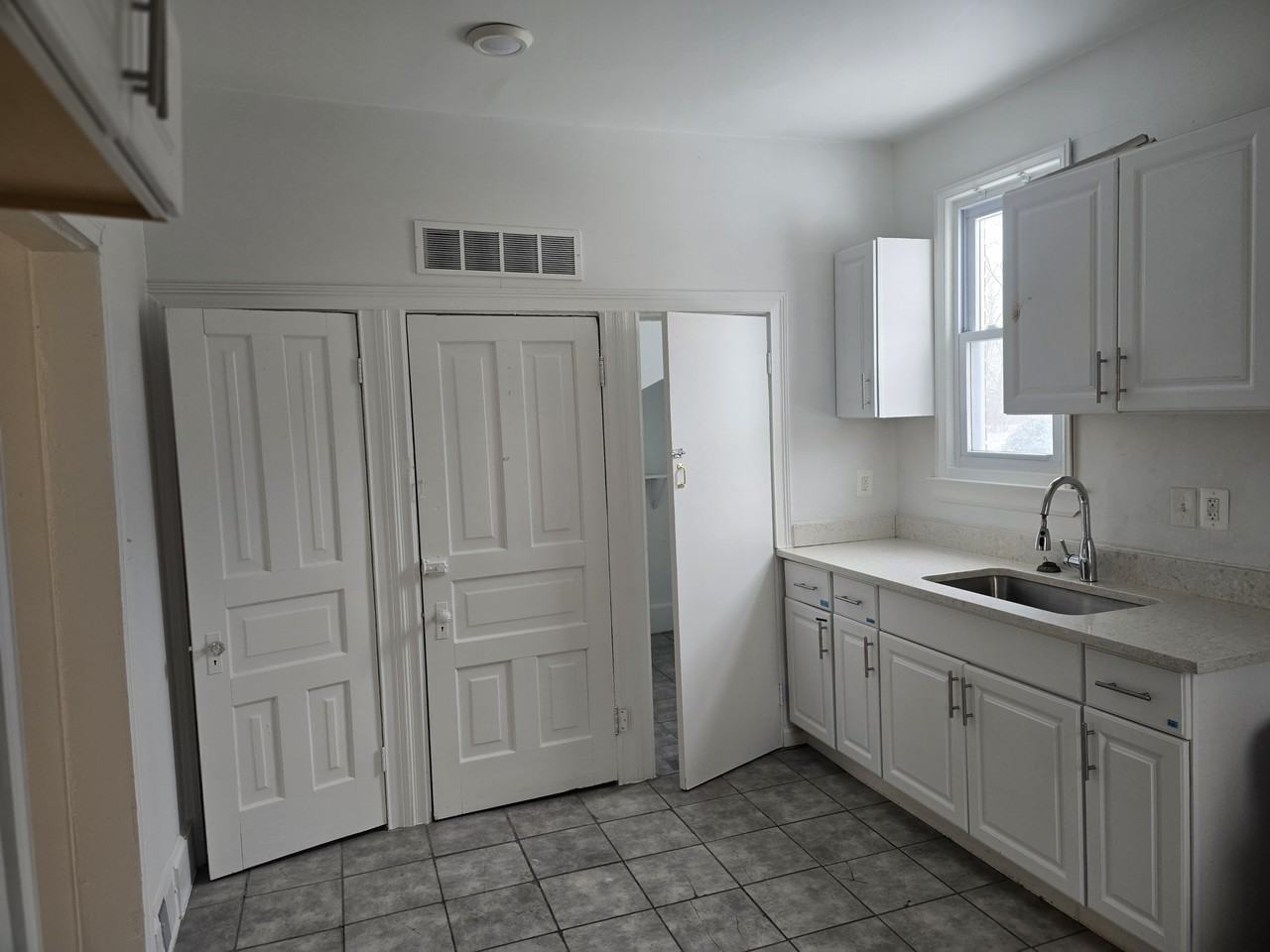 633 Westminster St #1 - Photo 4 of 13