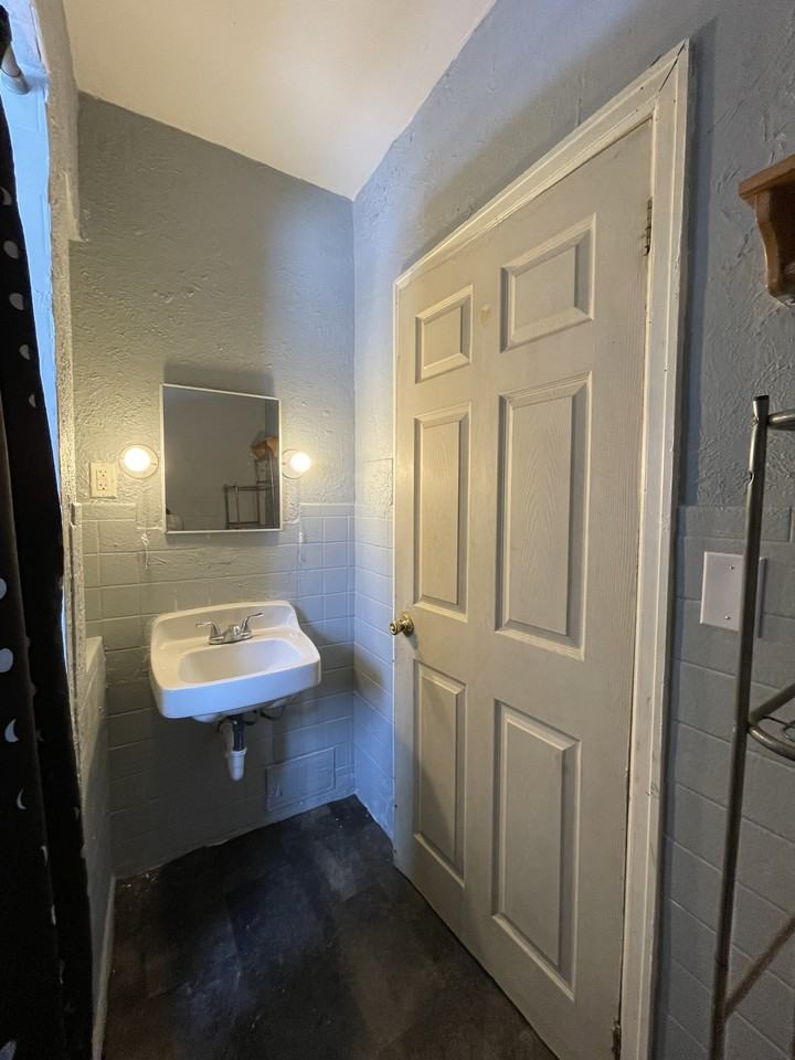 3105 W Western Ave #M3 - Photo 5 of 8