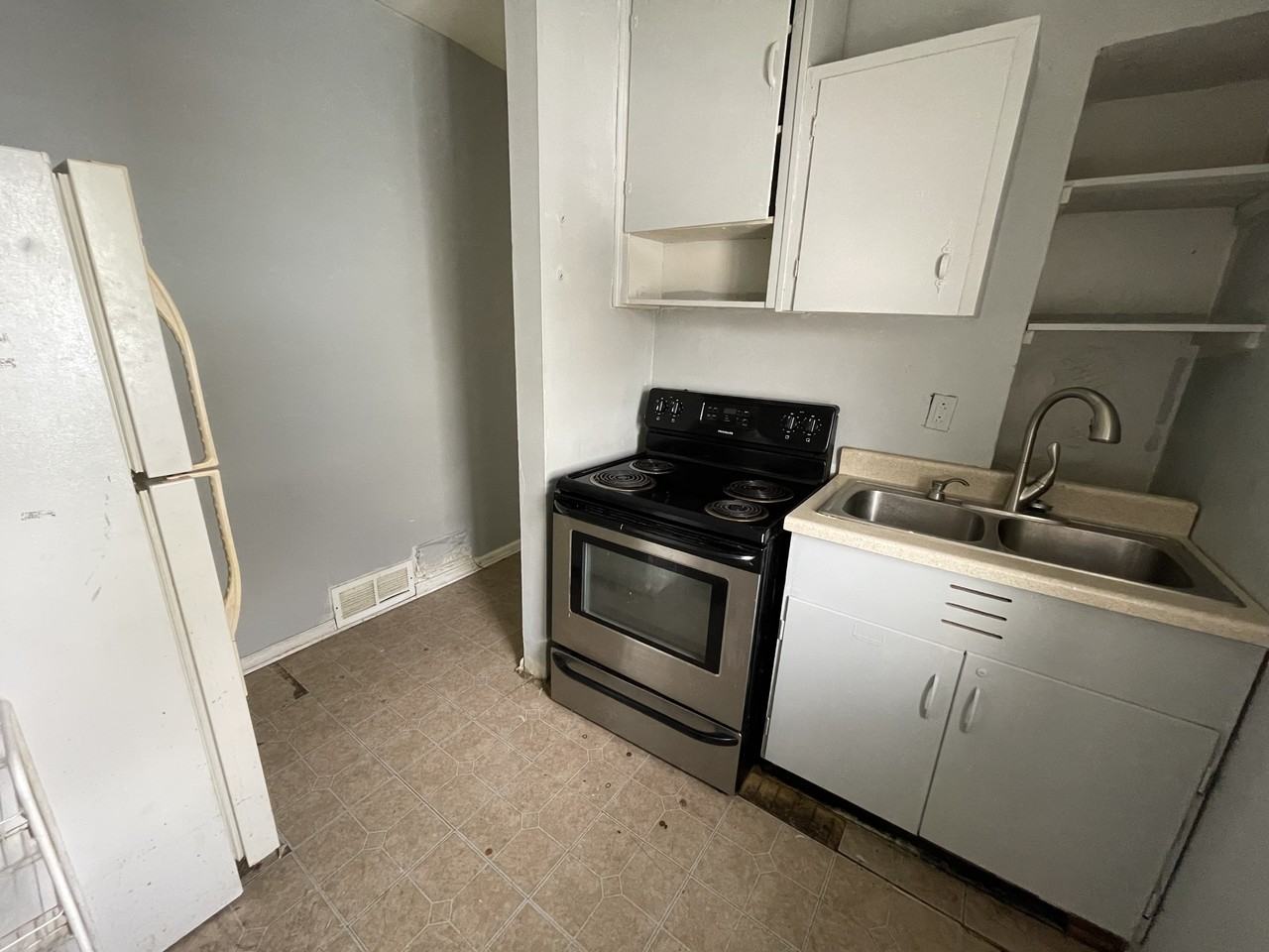 3105 W Western Ave #M3 - Photo 7 of 8