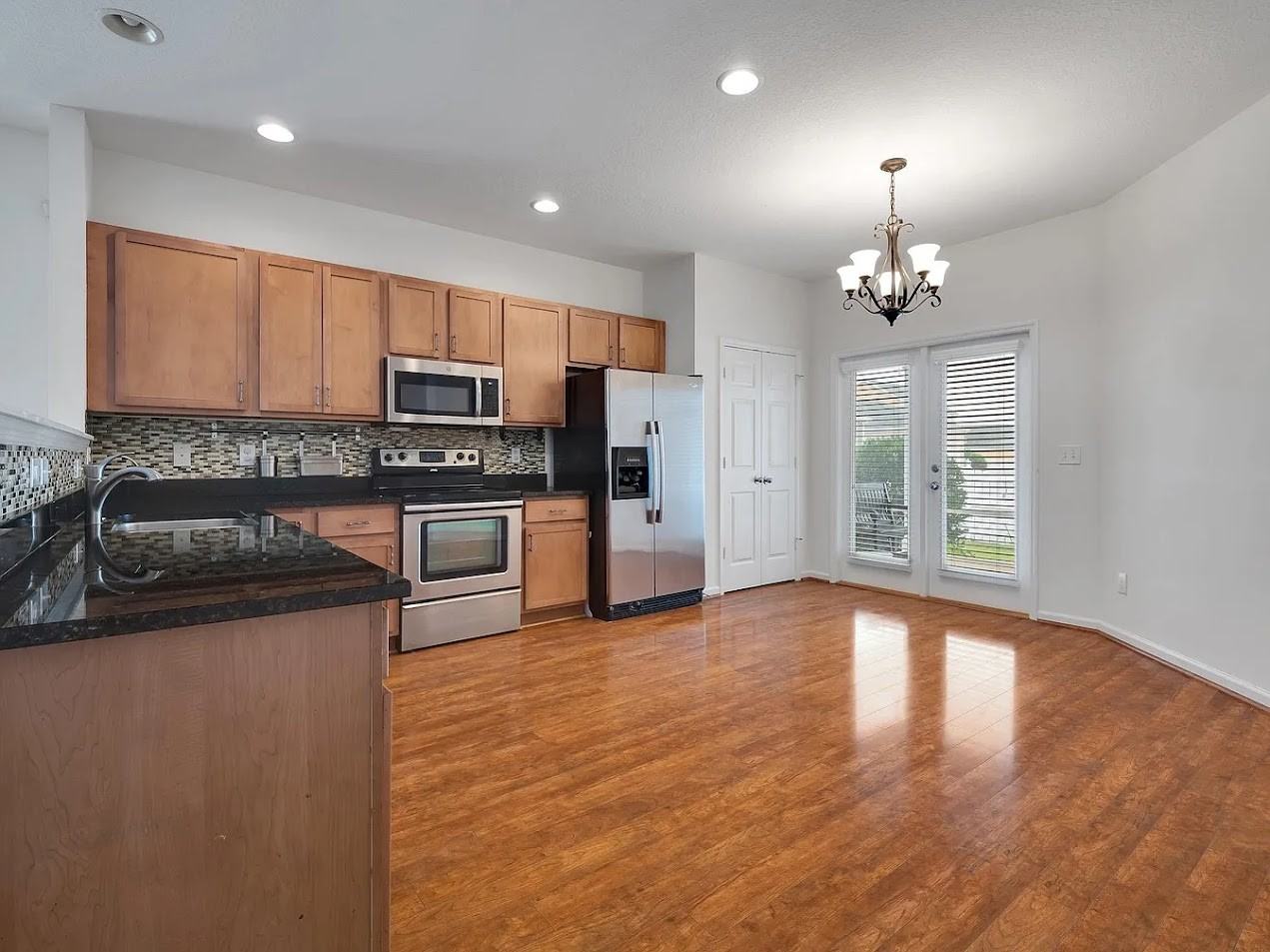 3025 Four Oaks Blvd #1 - Photo 7 of 28