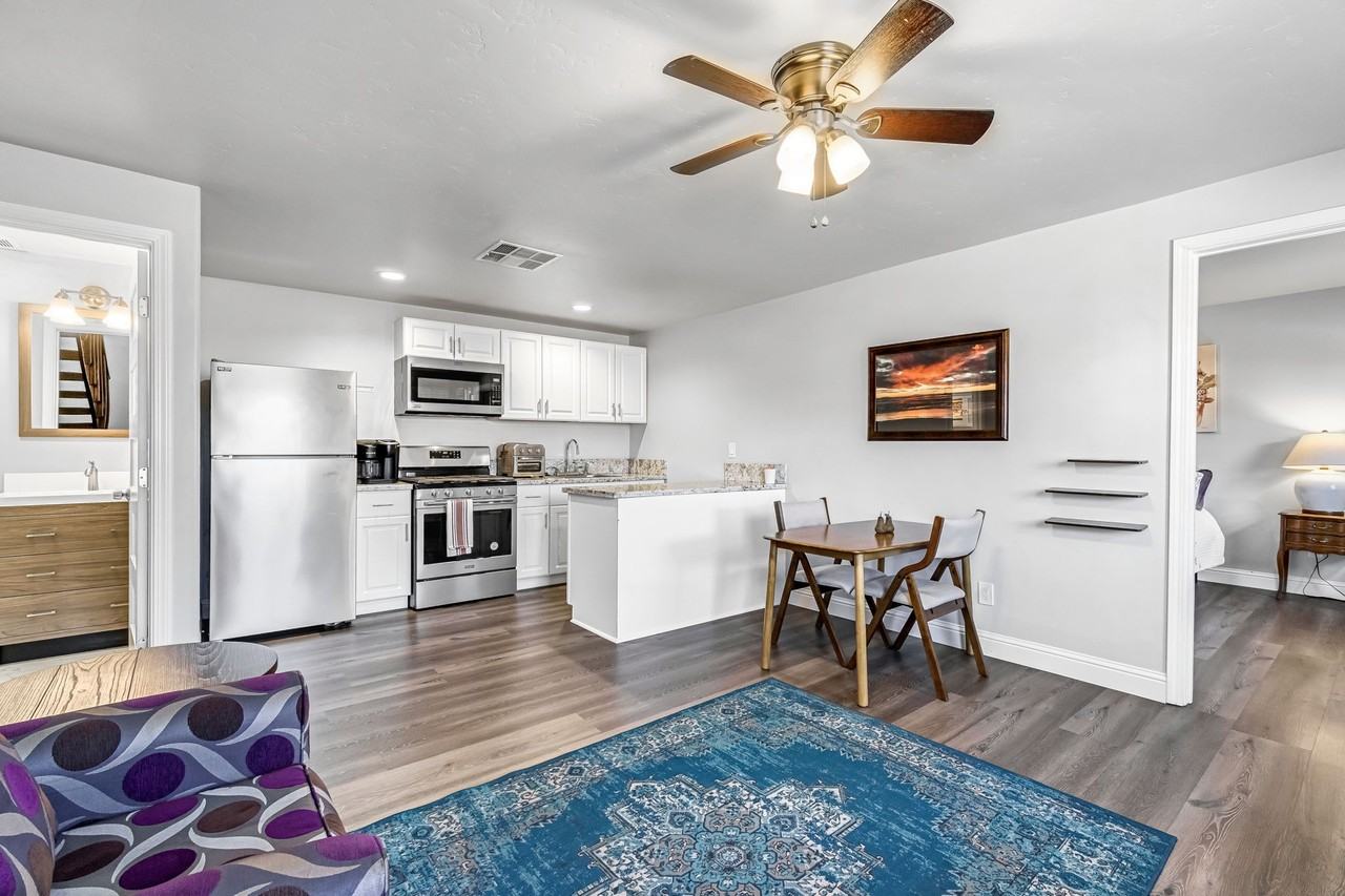 4134 N Maroa Ave #B - Photo 7 of 24