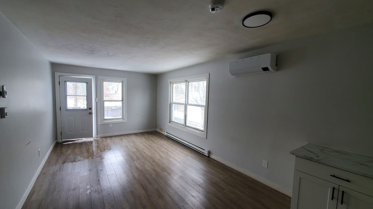 45B Cameron St #45B - Photo 3 of 6