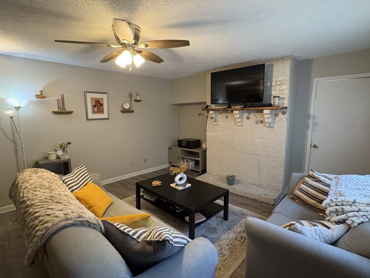 1619 Washington Ave #4 - Photo 5 of 24