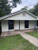 featured image of 605 Main St #B