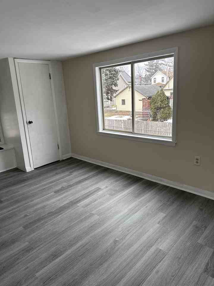 742 W Homer St #1 - Photo 7 of 12