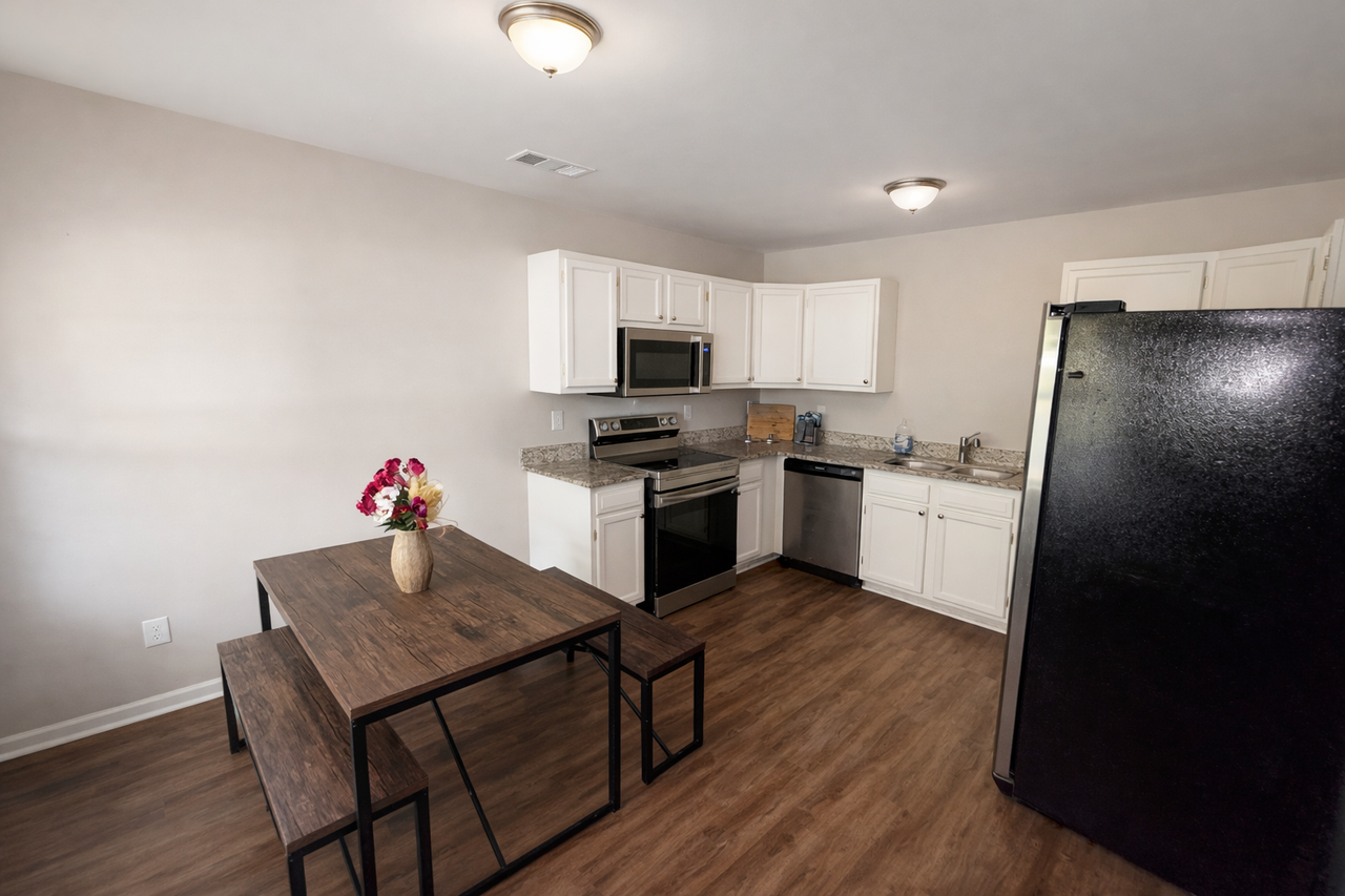 750 Alaska St #1 - Photo 5 of 6