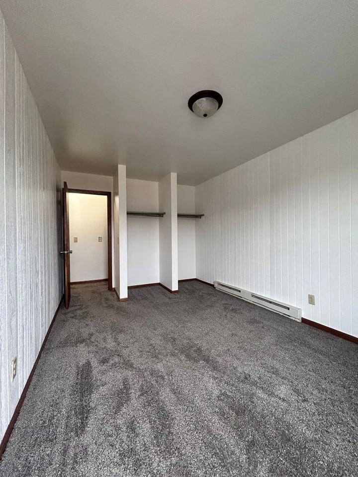 910 Richard Drive - Photo 5 of 16