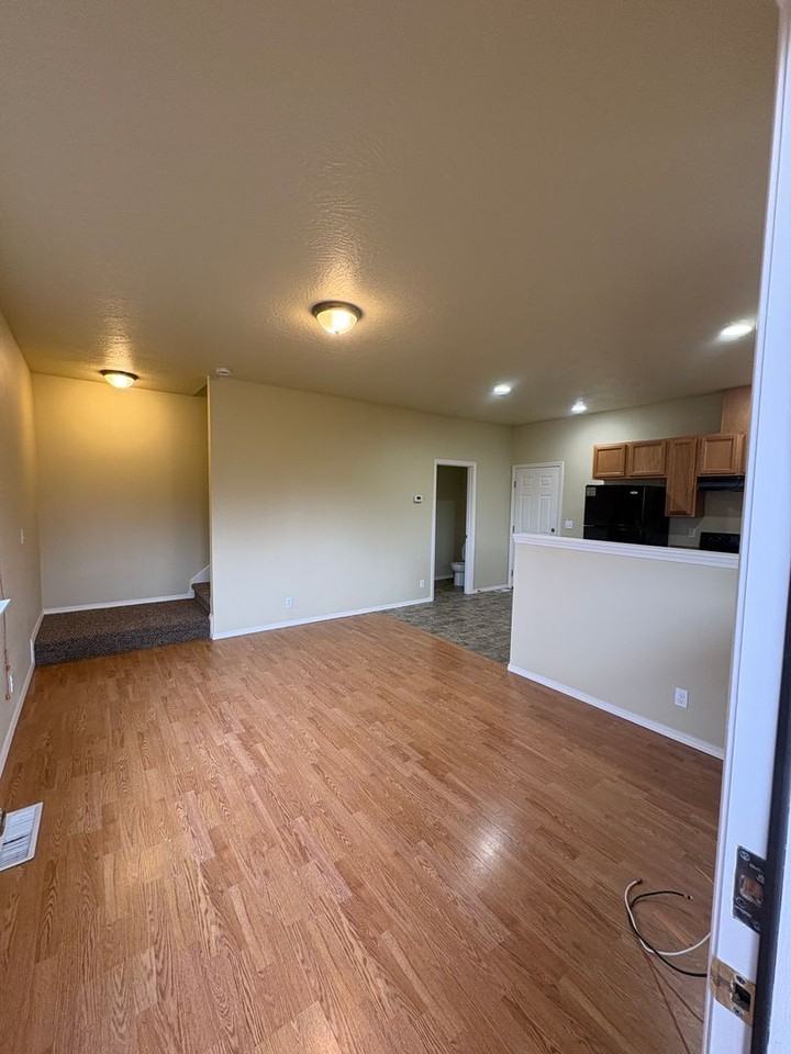 2556 Bailey Hill Rd - Photo 3 of 32