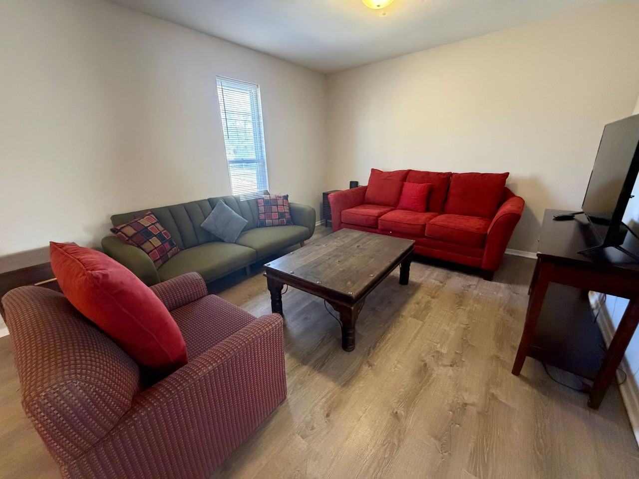 203 Wheaton Ct - Photo 3 of 22