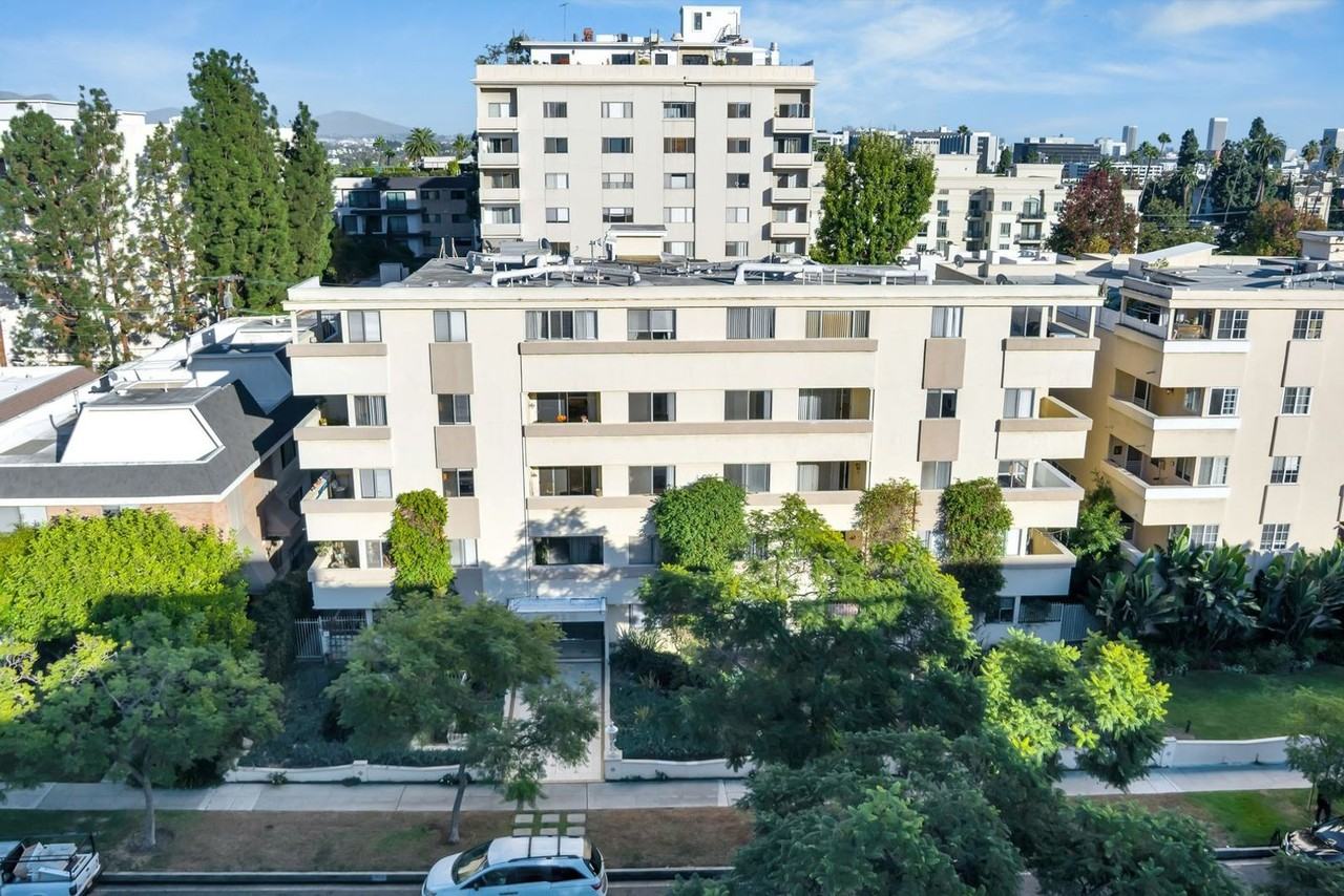 432 N Palm Dr - Photo 2 of 14